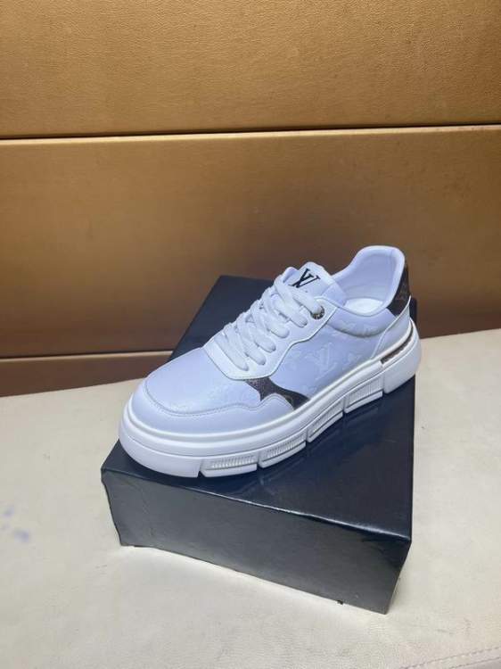 Picture of Louis Vuitton Shoes _SKULVsz38-44hnh081515683
